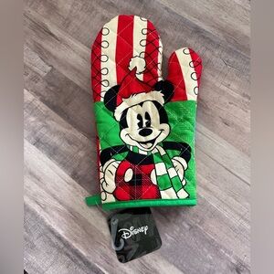 Disney Christmas Oven Mitt